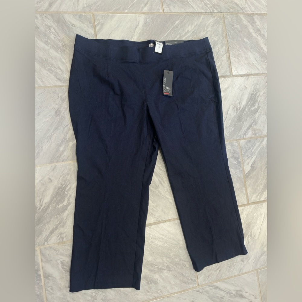 NWT Avenue Womens Bootleg Super Stretch Blue Size 24 Petite Blue Pull on Pants
